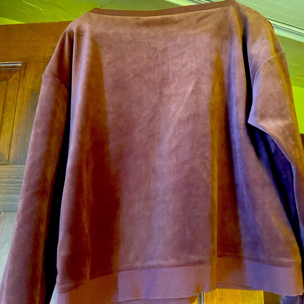 Velvet blouse size xs but is pretty loose and will also fit s and m.